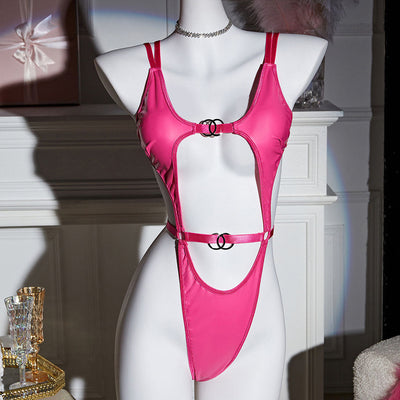 Avelina™ – Playful Cut-Outs. Irresistible Attraction.